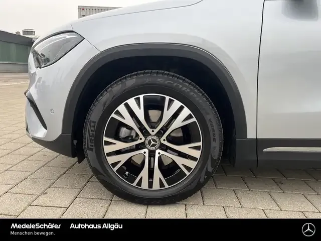 Mercedes-Benz GLA 180