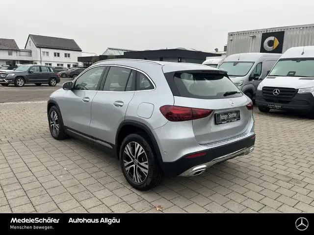 Mercedes-Benz GLA 180