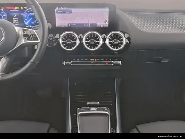 Mercedes-Benz EQA 300