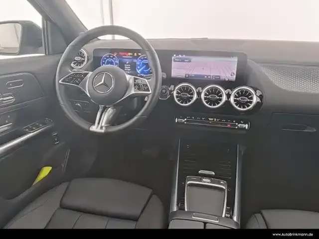 Mercedes-Benz EQA 300