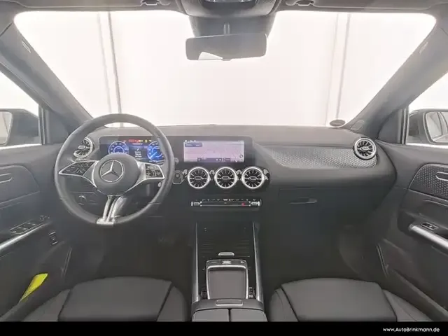 Mercedes-Benz EQA 300