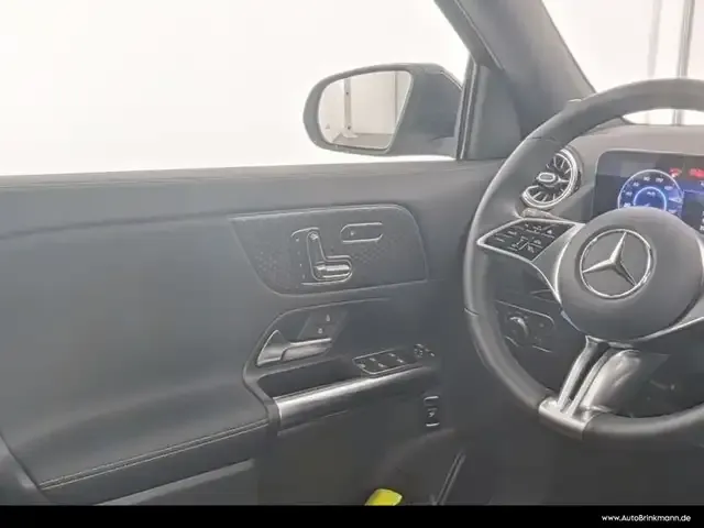 Mercedes-Benz EQA 300
