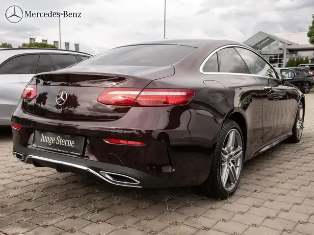 Mercedes-Benz E 220
