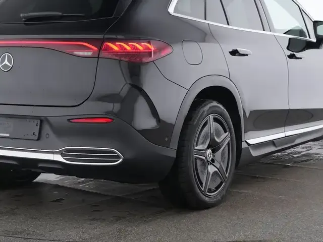 Mercedes-Benz EQE SUV