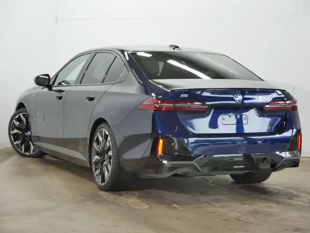 BMW i5