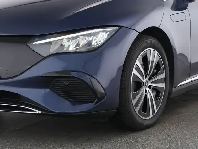 Mercedes-Benz EQE 300