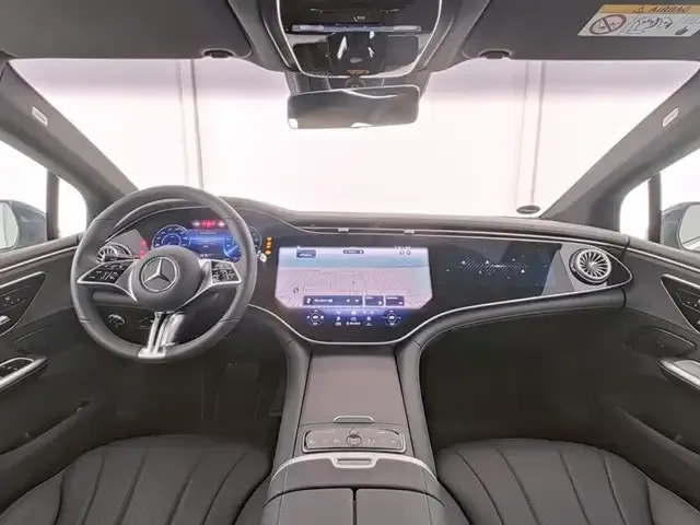Mercedes-Benz EQE 300