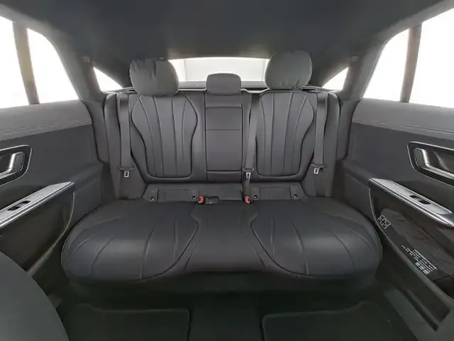Mercedes-Benz EQE 300