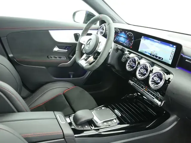 Mercedes-Benz CLA 45 AMG