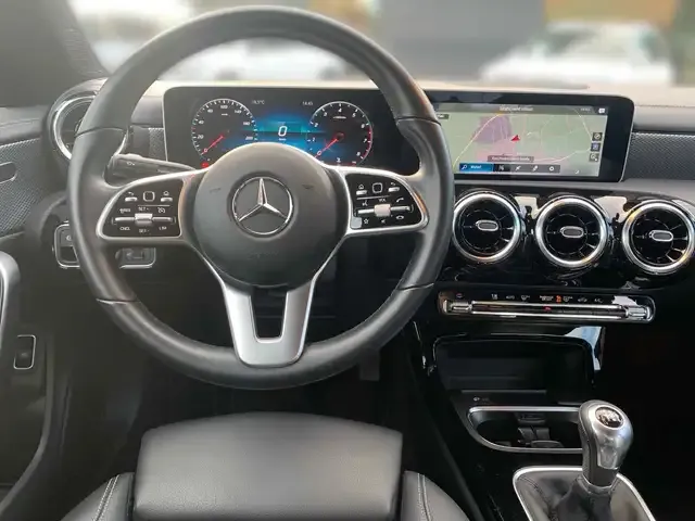 Mercedes-Benz CLA 180
