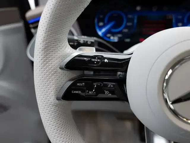 Mercedes-Benz EQE SUV