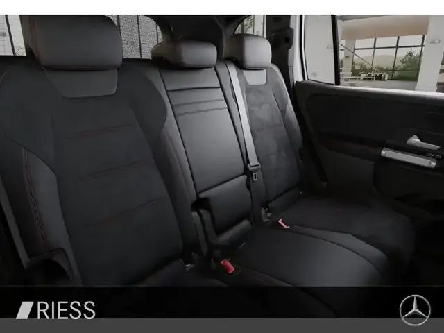 Mercedes-Benz GLB 220