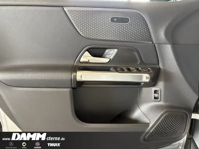 Mercedes-Benz EQB 300