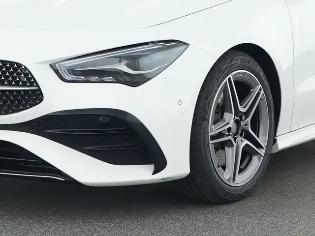 Mercedes-Benz CLA 220