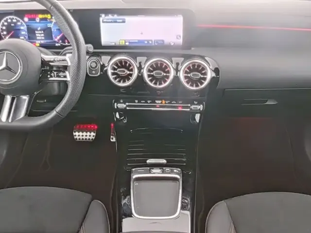 Mercedes-Benz CLA 220