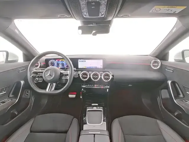 Mercedes-Benz CLA 220
