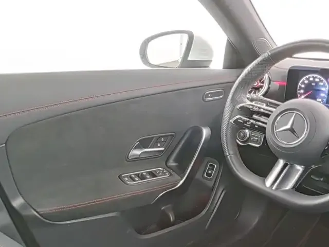 Mercedes-Benz CLA 220