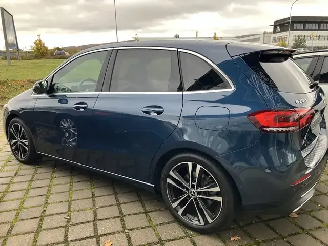 Mercedes-Benz B 200