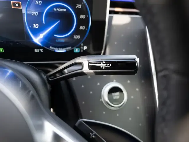 Mercedes-Benz EQE 300