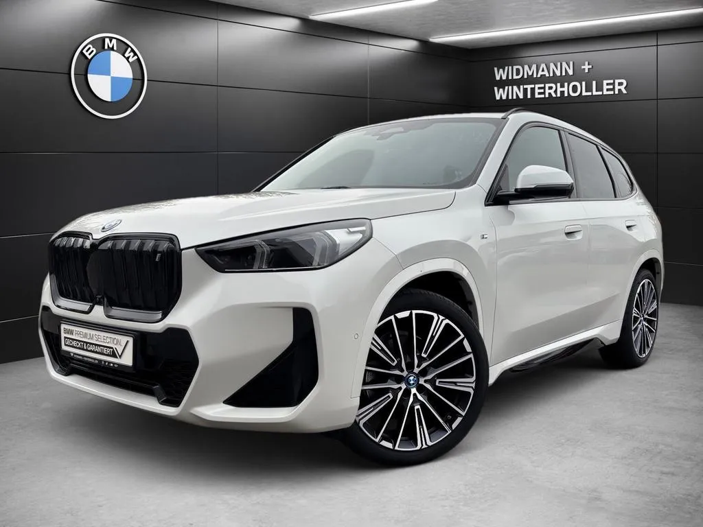 BMW iX1