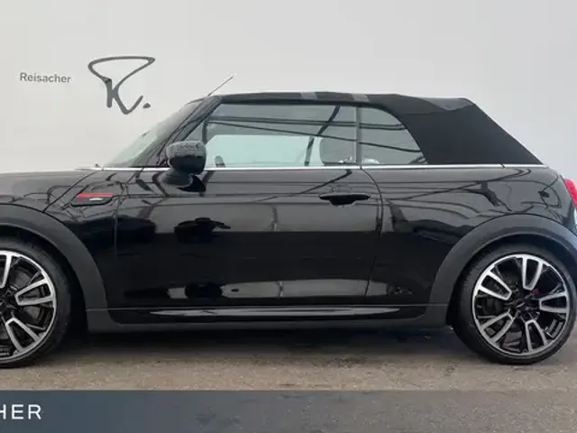 MINI John Cooper Works Cabrio