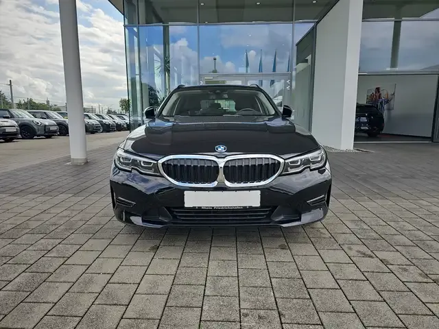 BMW 330