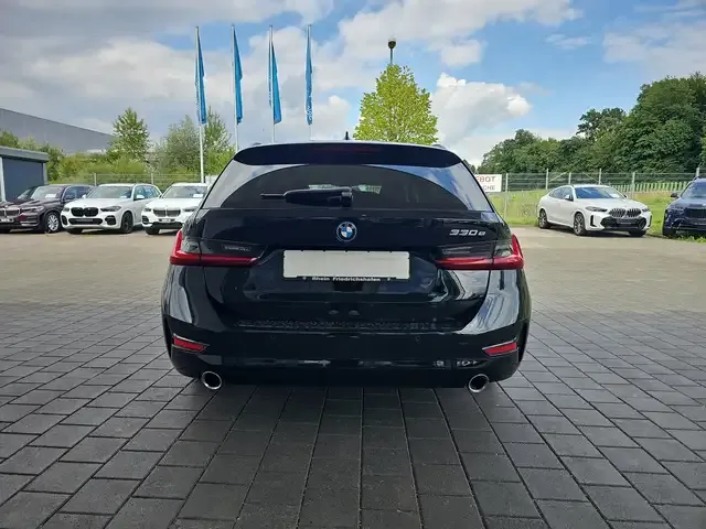 BMW 330