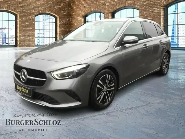 Mercedes-Benz B 180
