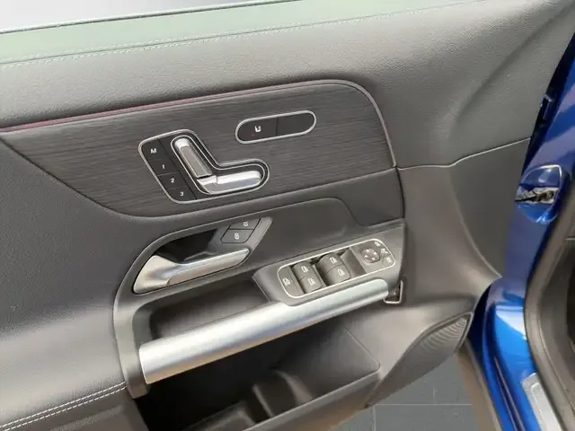 Mercedes-Benz EQA 300