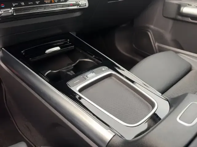 Mercedes-Benz EQA 300