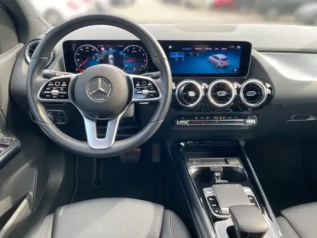 Mercedes-Benz B 180