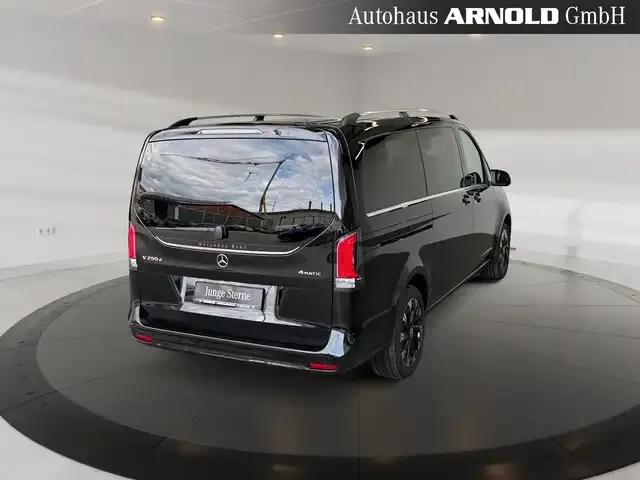 Mercedes-Benz V 250