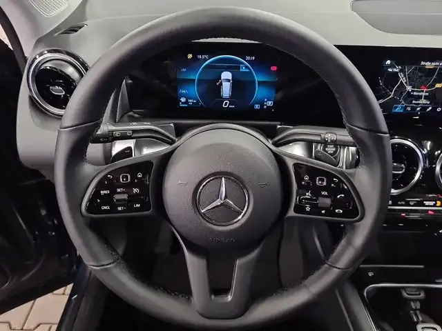 Mercedes-Benz GLB 200