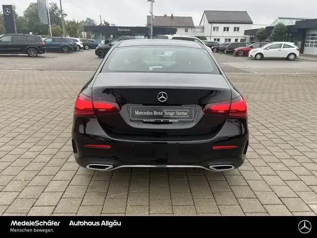 Mercedes-Benz A 220