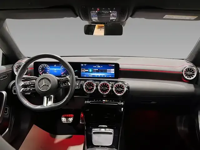 Mercedes-Benz CLA 200