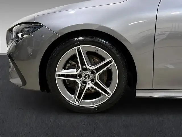 Mercedes-Benz CLA 200