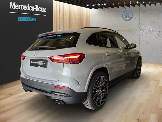 Mercedes-Benz GLA 200