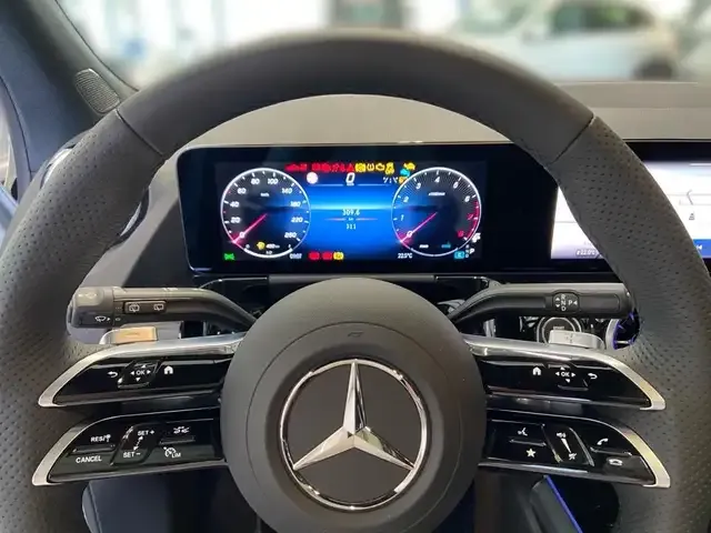 Mercedes-Benz GLA 200