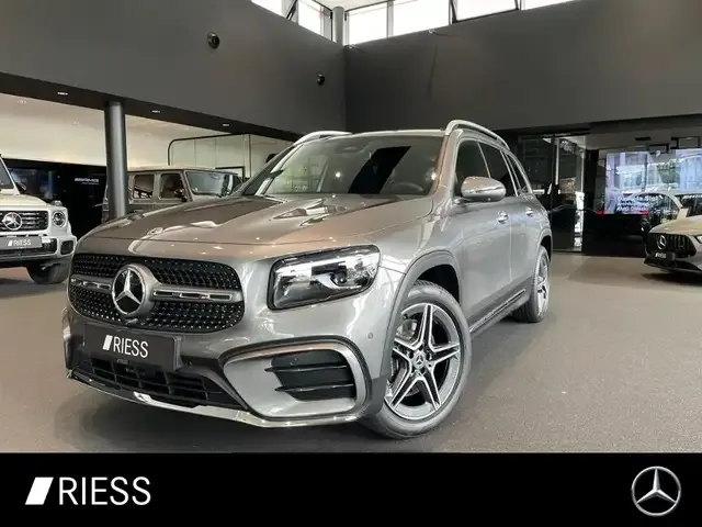Mercedes-Benz GLB 220