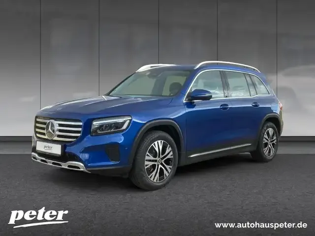 Mercedes-Benz GLB 220