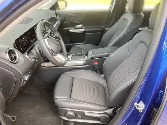 Mercedes-Benz GLB 220