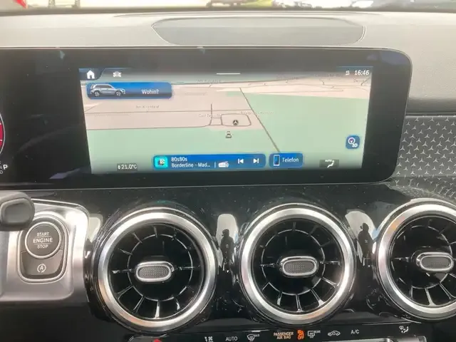 Mercedes-Benz GLB 220