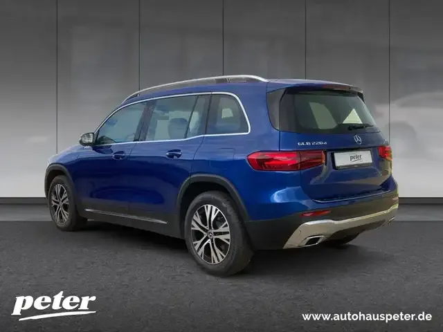Mercedes-Benz GLB 220