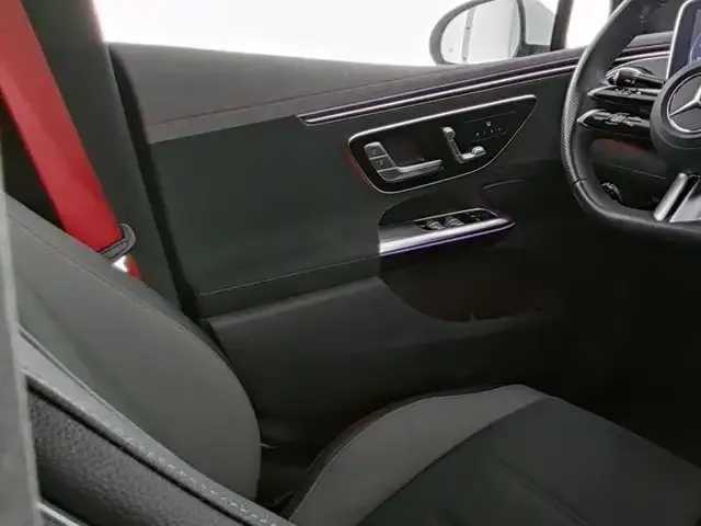 Mercedes-Benz EQE 300