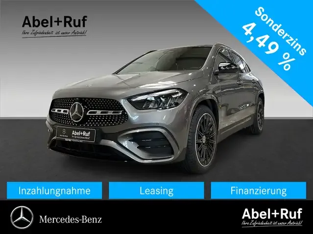 Mercedes-Benz GLA 200