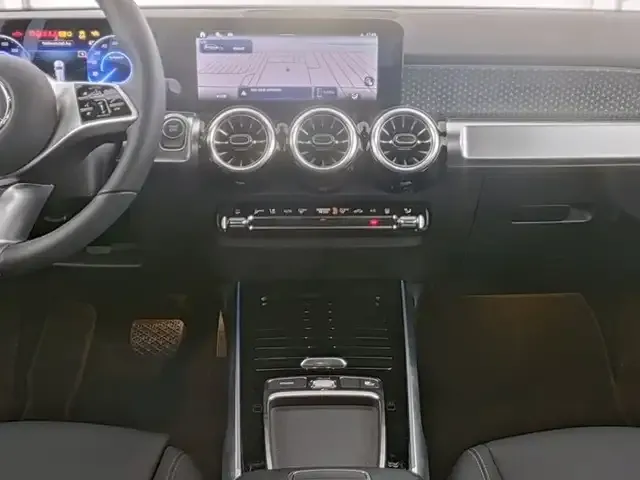 Mercedes-Benz EQB 300