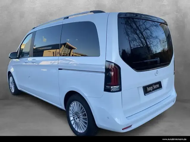 Mercedes-Benz V 220