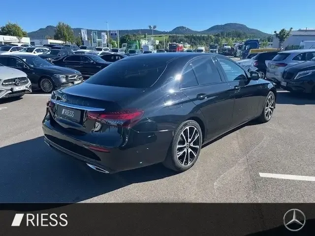 Mercedes-Benz E 200