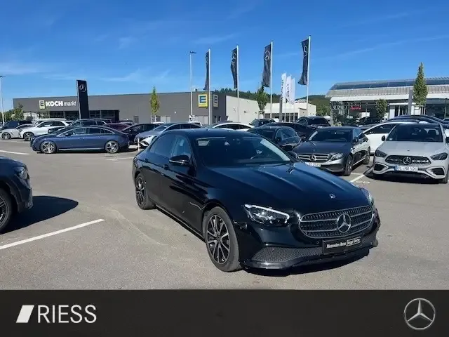 Mercedes-Benz E 200