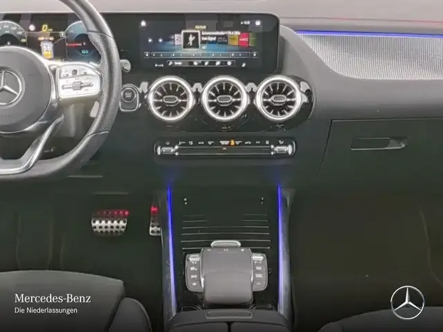 Mercedes-Benz EQA 300